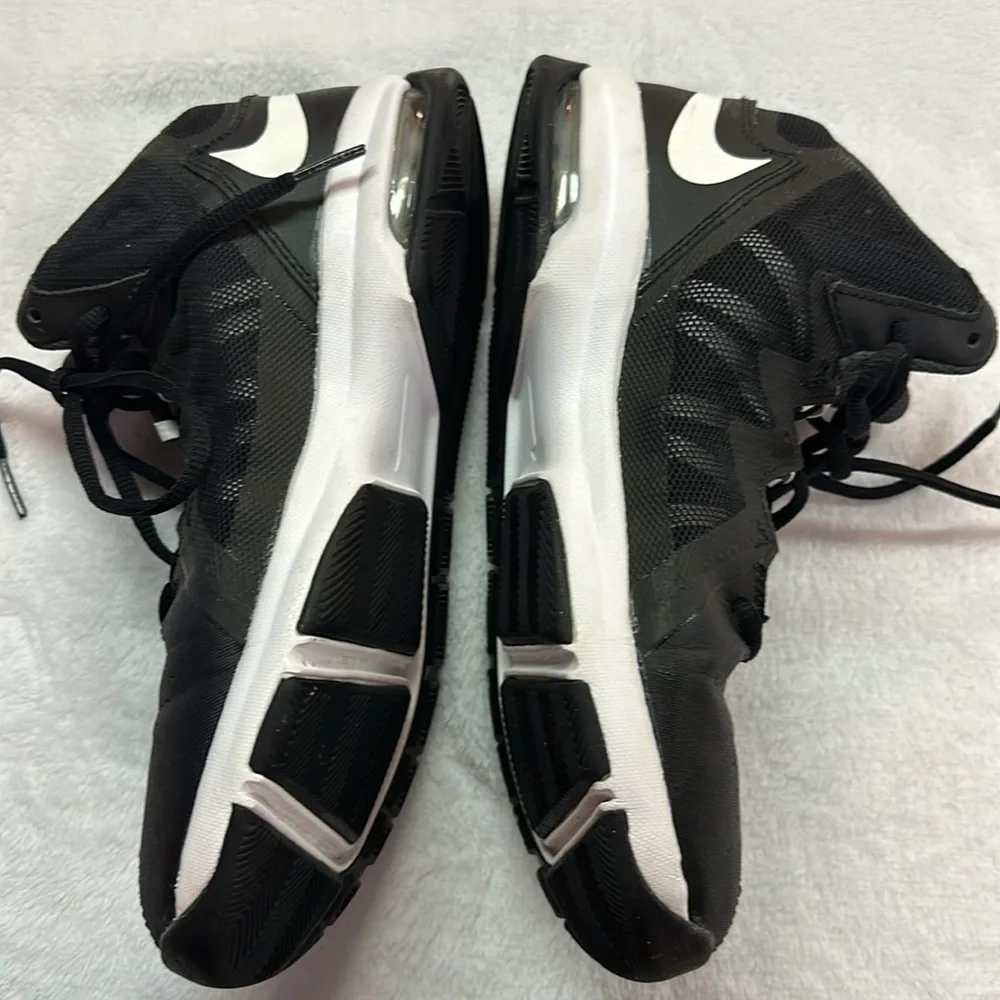 Nike Airmax Stutter Step 2 Boys Basketball Shoes Black/White Size 5.5